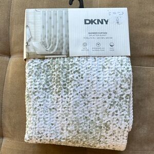 DKNY Cotton Shower Curtain in White and Green 72in x 72in NWT